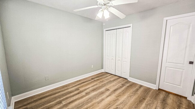 Photo - 831 Landing Dr