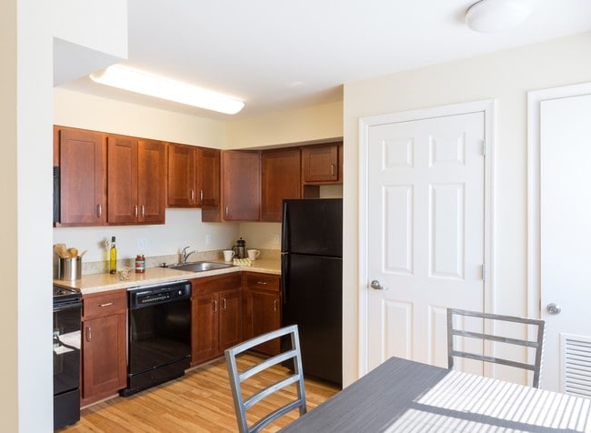 Kitchen - Longview Terrace Apartments