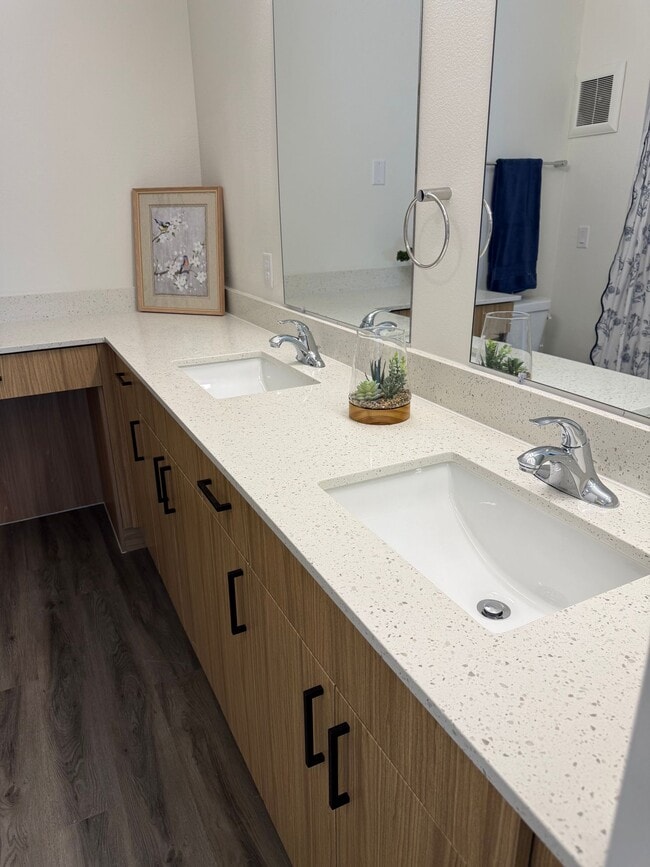 Photo - The Crest at Skyline