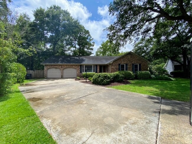 Front yard - 1125 Clapper Ct House