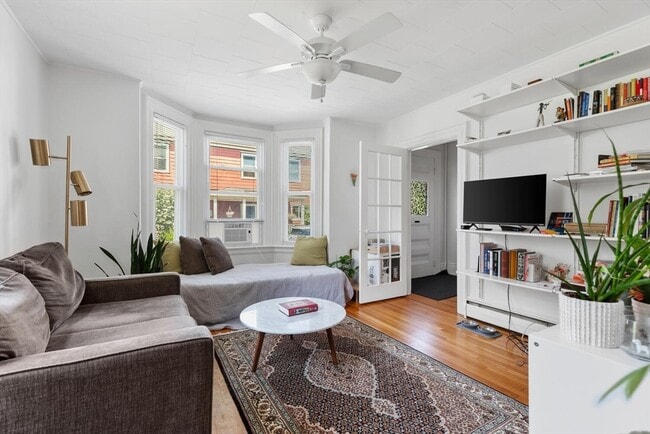 Photo - 17 Holworthy Pl