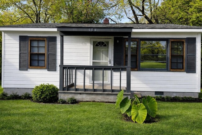 Building Photo - 618 Grand St