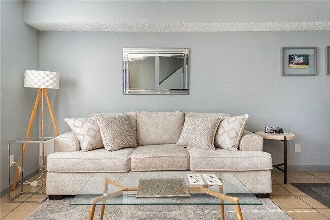 Photo - 106 NW Park St Unit B