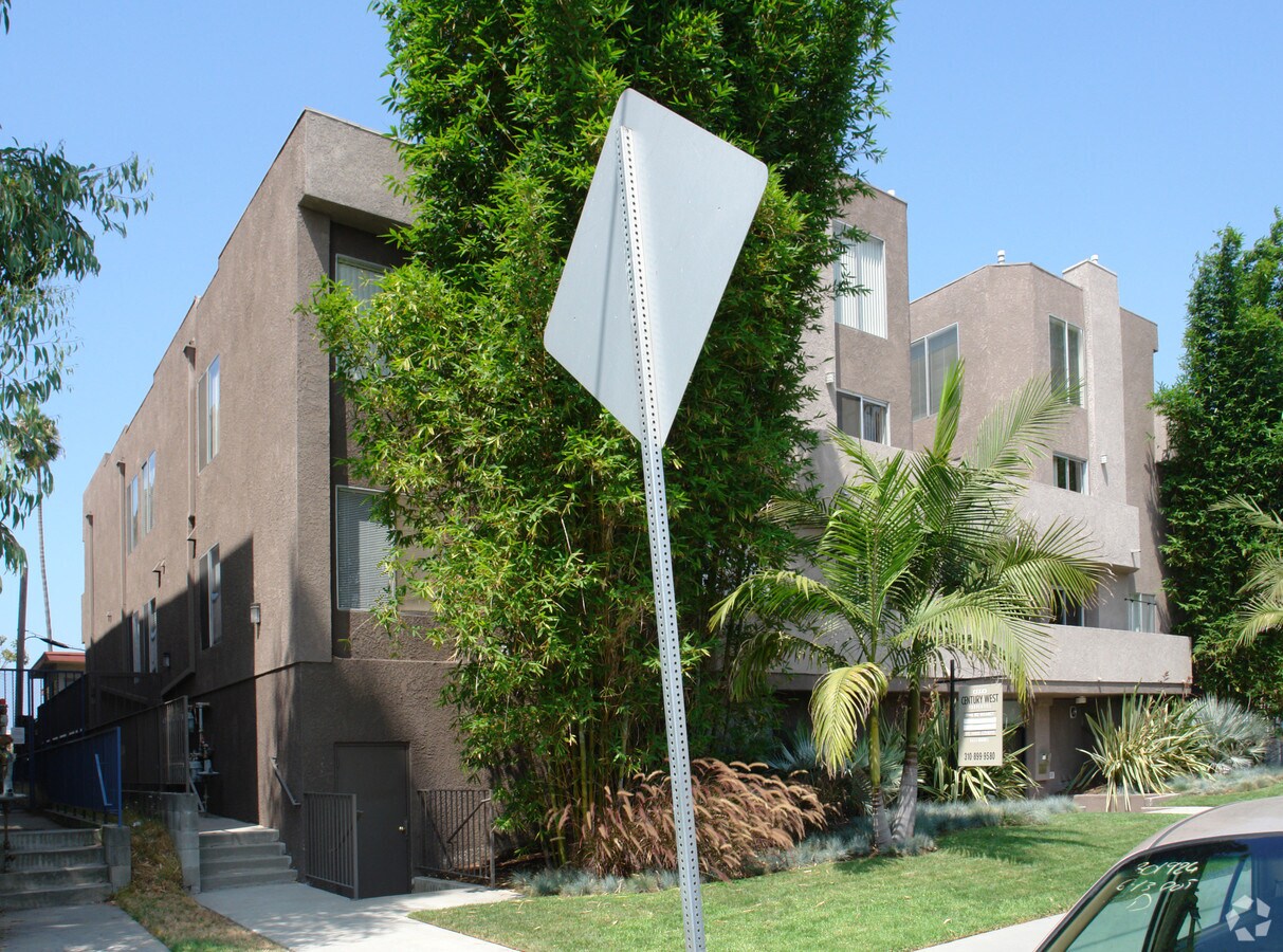 Photo - 3653 Hughes Ave