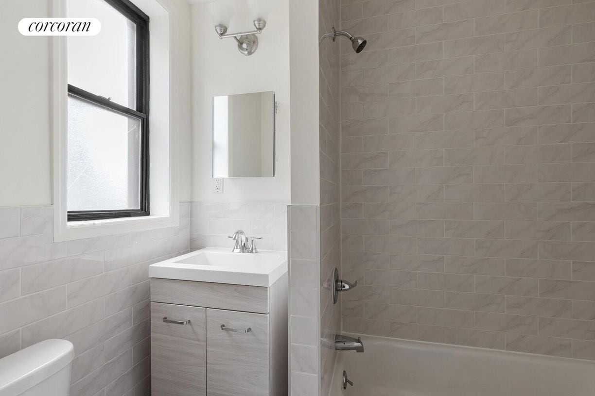 Photo - 49 Willow St