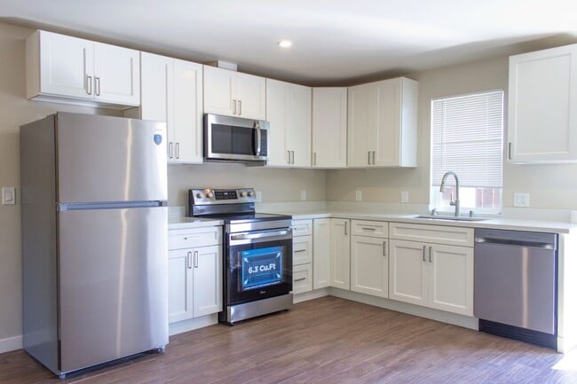 Photo - 88 Bayview Ave