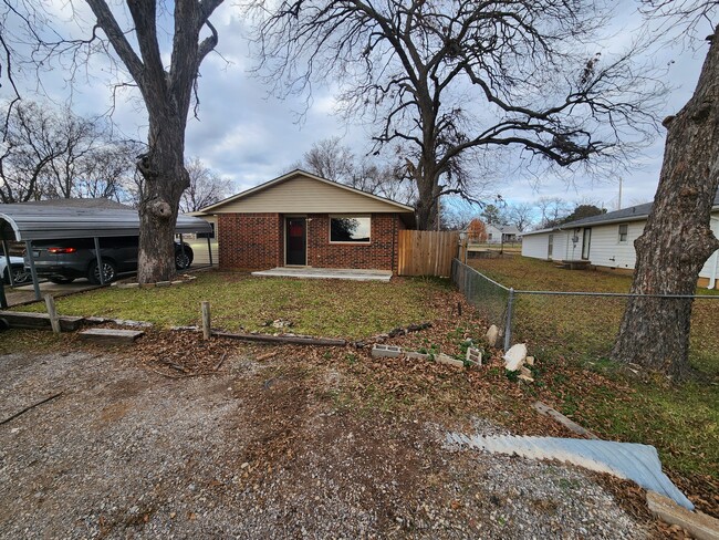 Photo - 1304 W McAlester Ave House