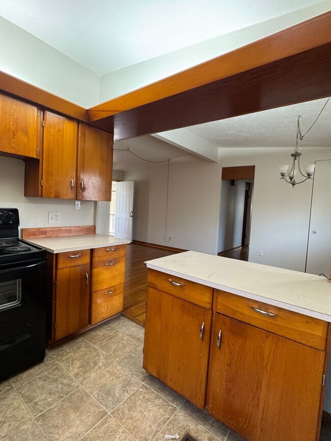 Photo - 3907 NW Denver- AVAILABLE NOW!!