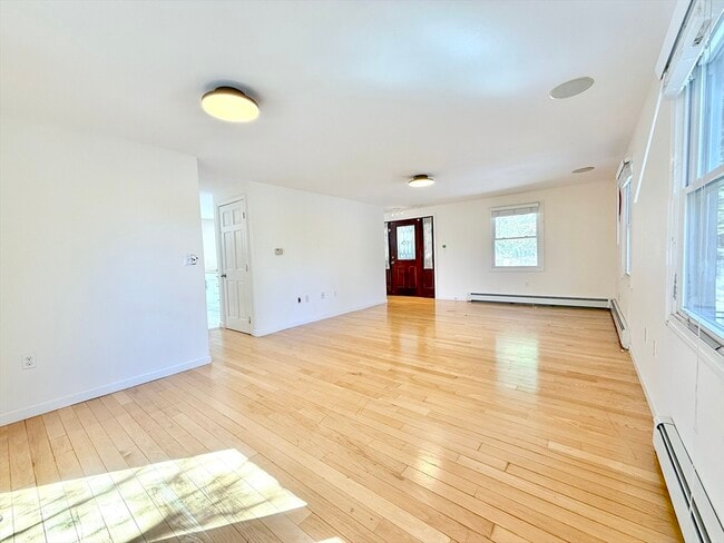 Photo - 6 Larch St