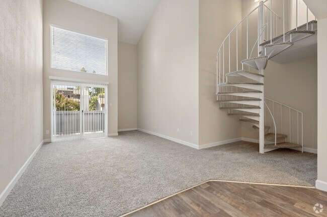 Sierra Peak 2BR, 2BA - 1,032SF - Living Room