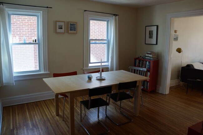 Photo - 2 Bedroom 2nd Floor Apartment South Wedge ... Unit Up