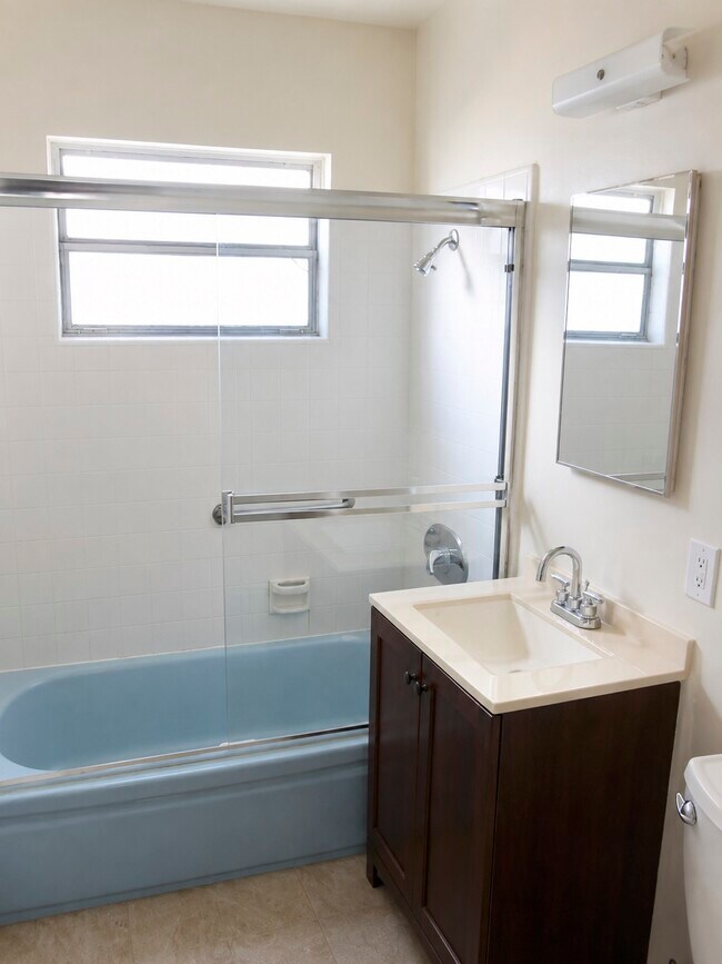 Photo - 6717 Fulton Ave Unit 2