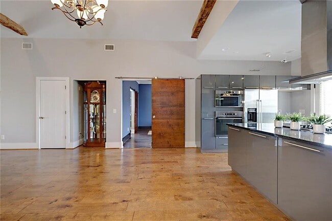 Photo - 2583 Mimms Ln