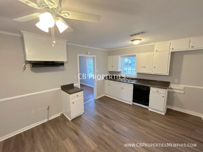 Photo - 1115 Echles St