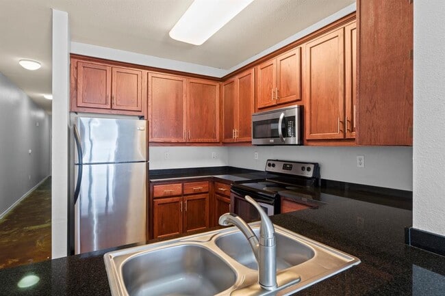 Photo - 910 W 25th St Unit 209
