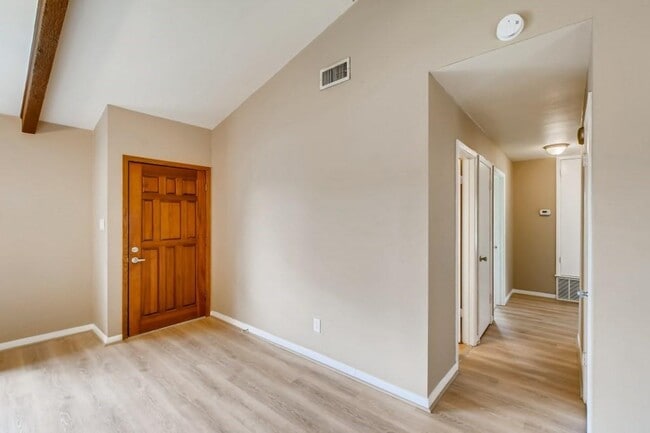 Photo - 715 Vanguard St