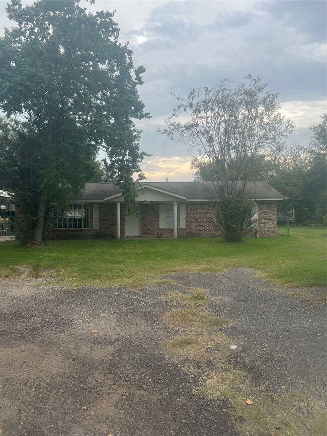 Building Photo - 622 Coolidge St