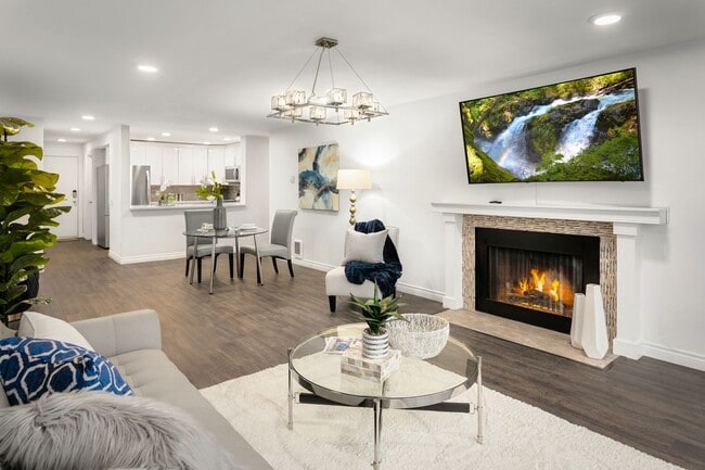 Photo - Spacious Condo on Main St. Bellevue!!