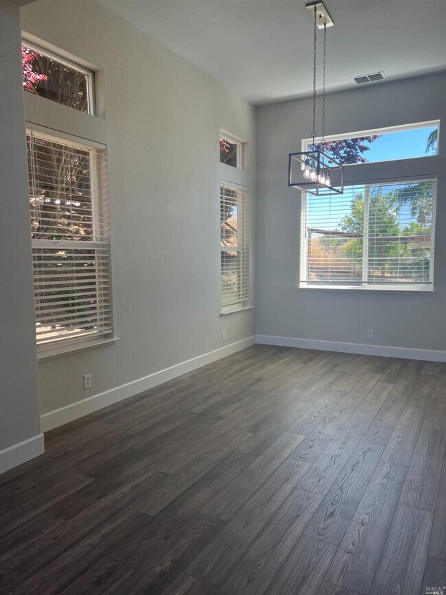 Photo - 2454 Whispering Oaks Dr House