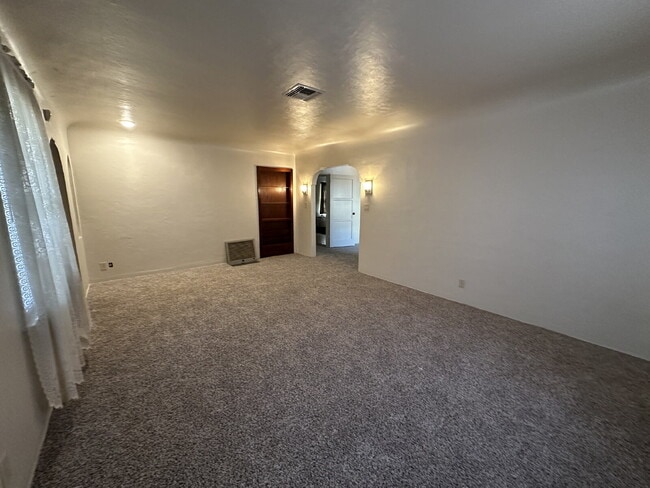 Charming 3 Bedroom, 2 Bath Home with Sunroom!