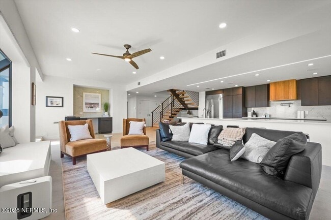 Photo - 739 Spinnakers Reach Dr