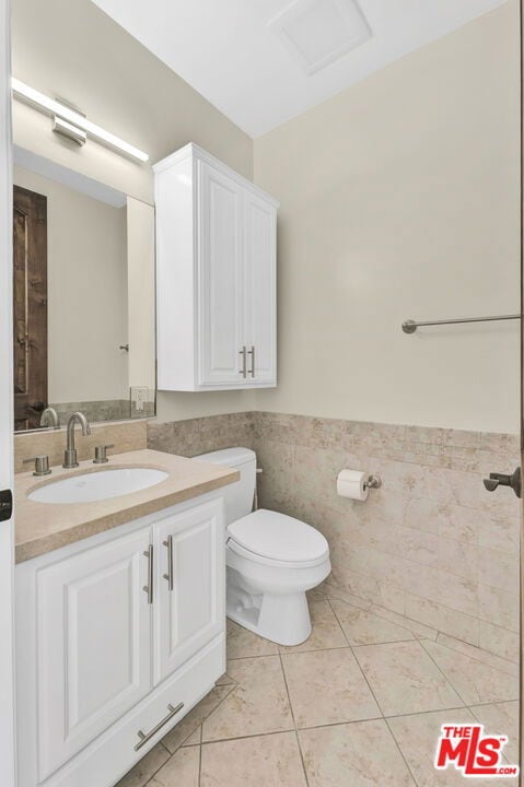 Photo - 3833 Huron Ave