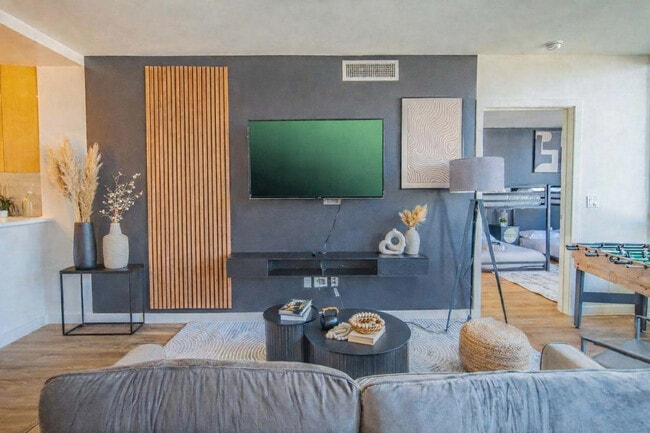 Building Photo - 44 W Monroe St Unit SI ID1263223P