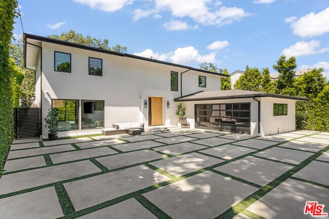 Building Photo - 17045 Otsego St