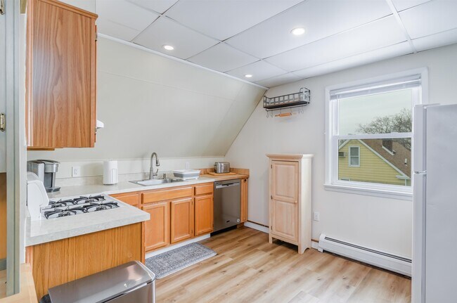 Photo - 28 W 37th St Unidad 3