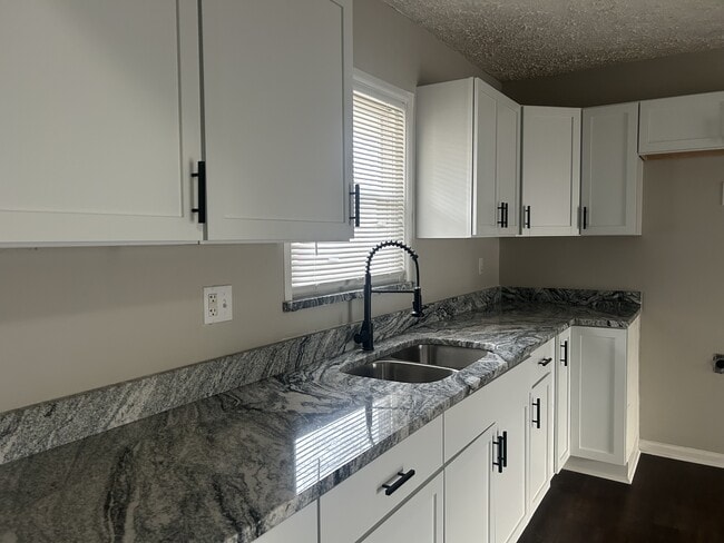 Photo - 5707 Gateway Dr