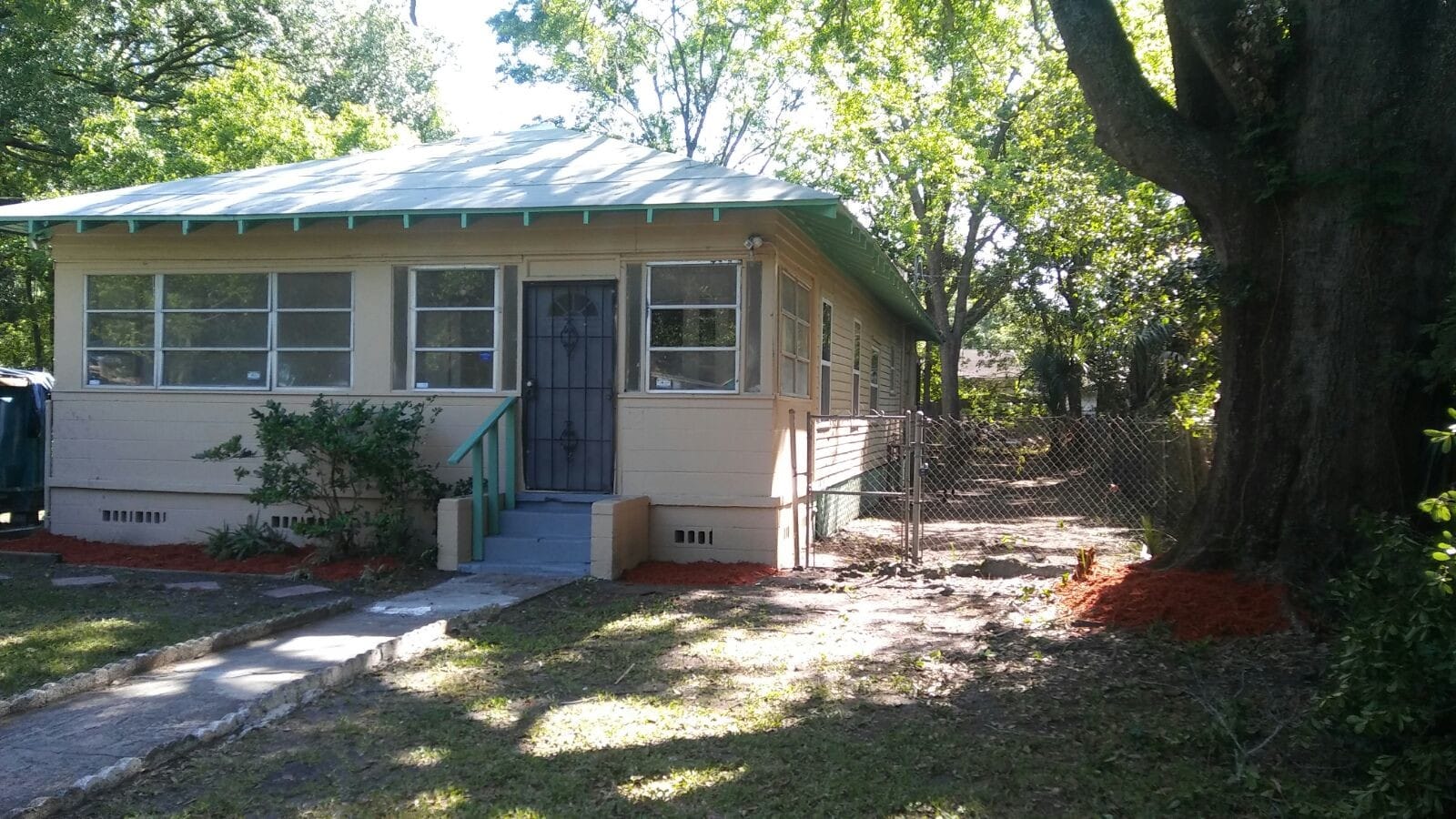 Photo - 2803 Eaverson St