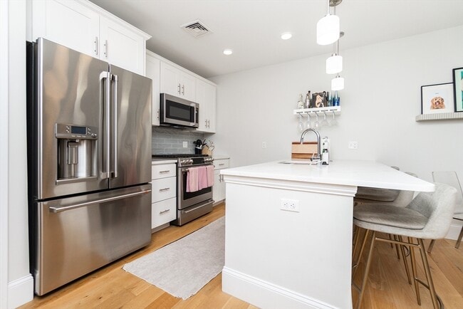 Photo - 545 E 3rd St Unit 3