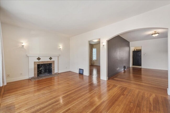Photo - Warm & Sunny 2BD/1BA