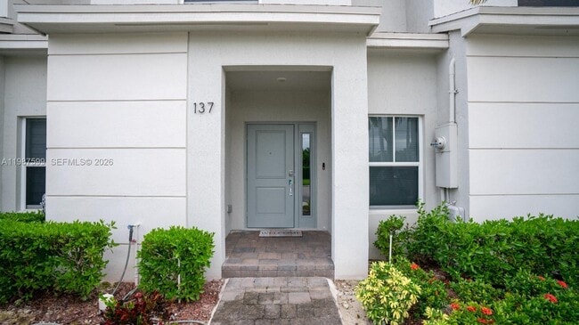 Photo - 137 NE 3rd St