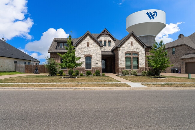 Photo - 2308 Paddington Way
