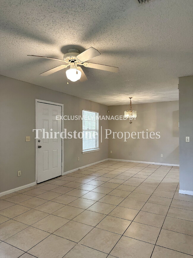 Photo - 2148 Baldwin St