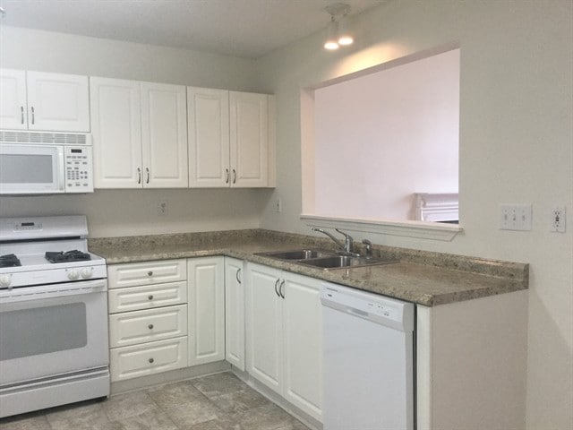 Photo - 406 Bramford Way