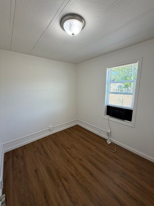 Photo - 3 Bedroom house on U&D Nursery Property!