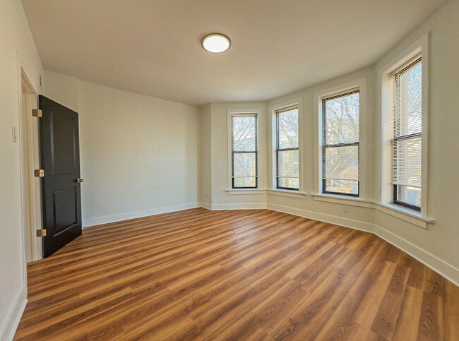 Photo - 4925 S Champlain Ave Unit 2