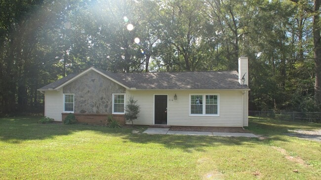 Charming, move-in ready one story Ranch st... - Charming, move-in ready one story Ranch st... House