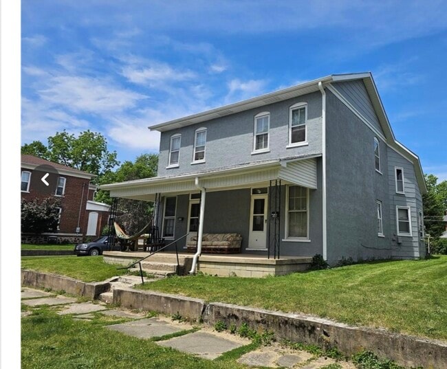 Photo - 502 E 4th St