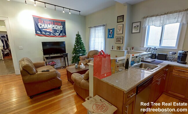 Photo - 358 Broadway Unit 1