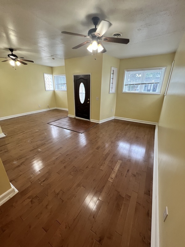 Building Photo - 3103 E Marshall St Rental