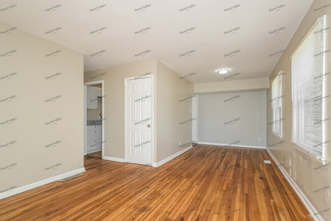10425 Renfrew Dr