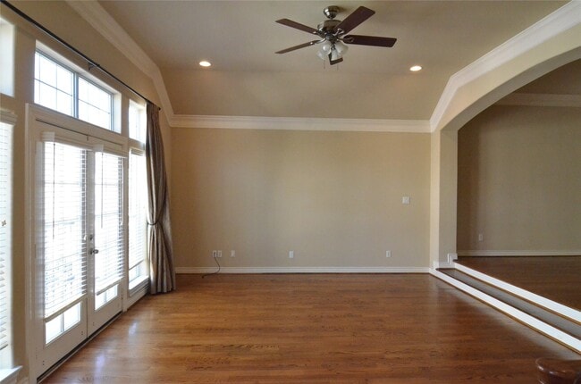 Photo - 9006 Harbor Hills Dr