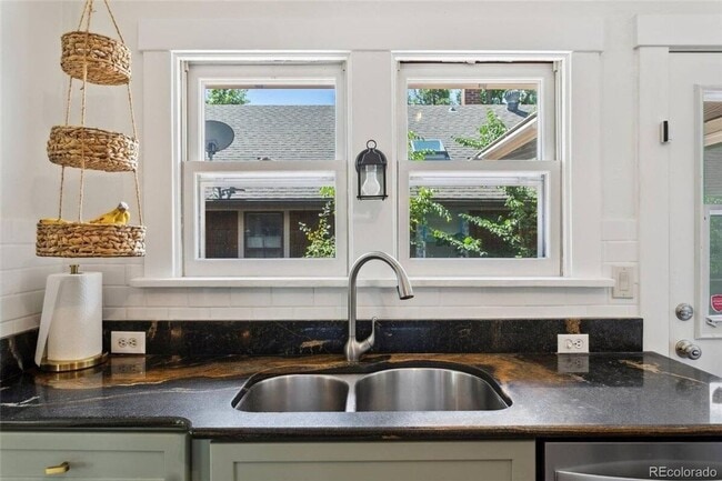 Photo - 326 N Logan Ave