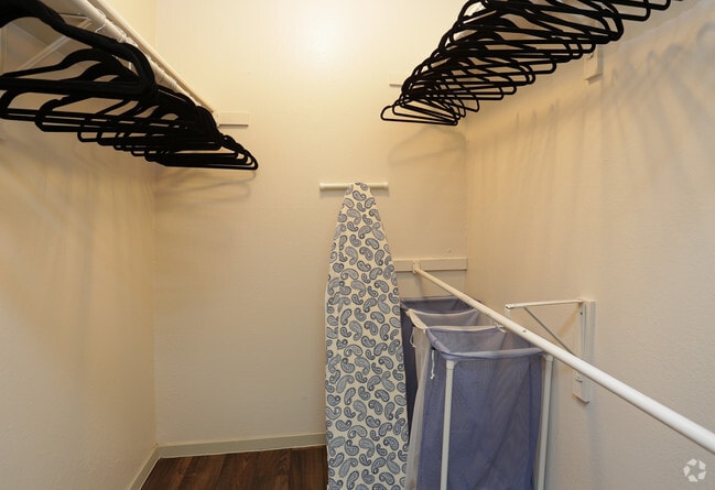 1BR, 1BA / 750SF