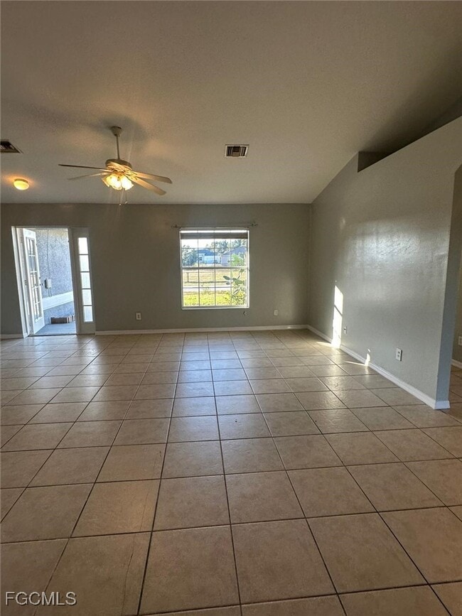 Photo - 395 Palomar Ave