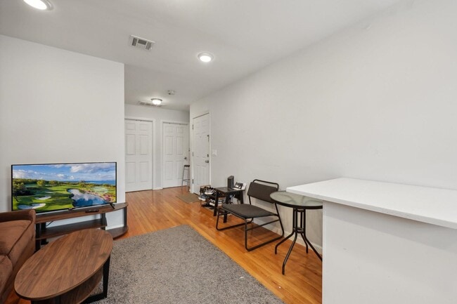 Photo - 240.5 South St Unit 3