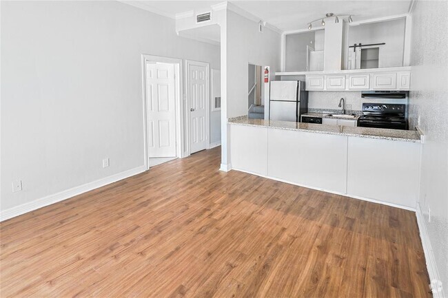 Building Photo - 7820 Seawall Blvd Unit 305 Rental